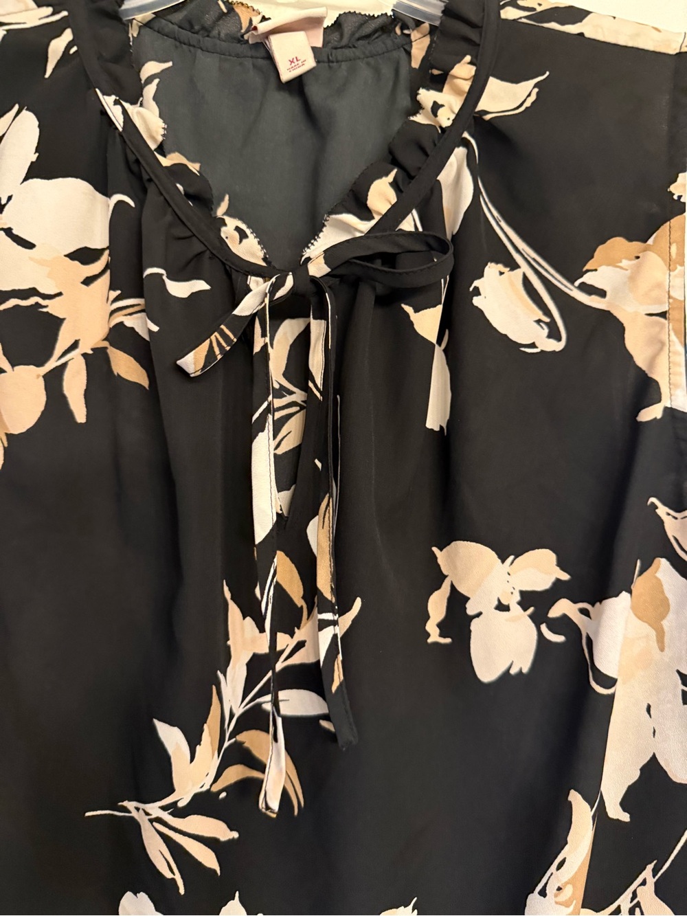 Merona Black Floral Sleeveless Blouse XL Ruffle Tie Neck Flowy Lightweight Top - Picture 10 of 16